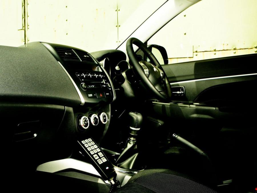  Mitsubishi ASX Police Car 2010 года  (фото 4 из 8)